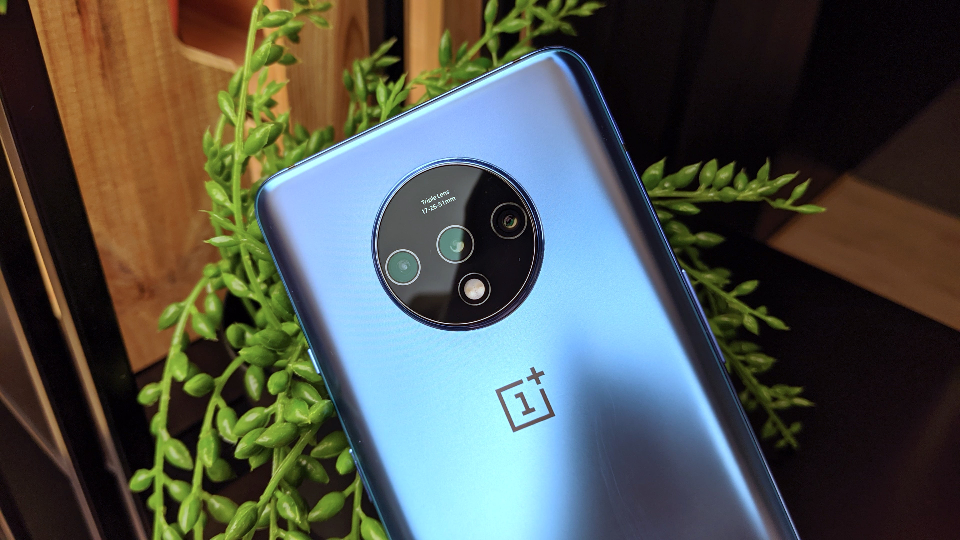 Image 1: OnePlus 7T unveiled: we discover a circular photo module and a macro mode