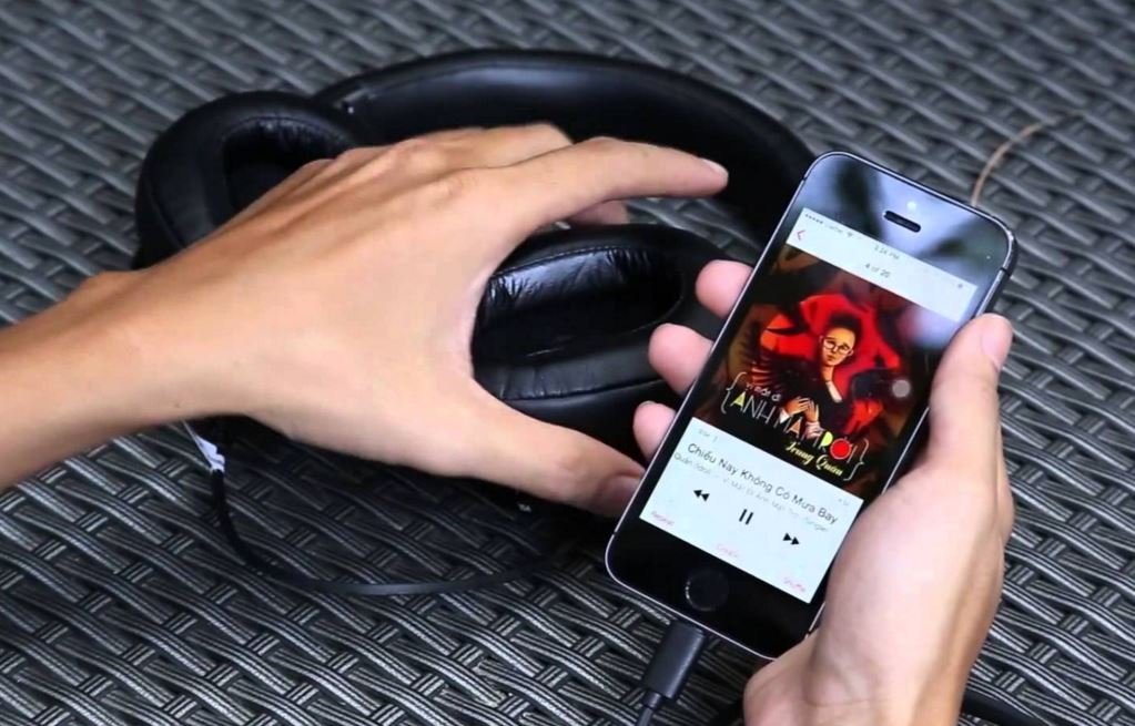 casque lightning iphone - iPhone 7 : pas de prise jack pour les casques & écouteurs ?